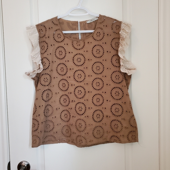 Piazza Italia Eyelet & Sequin Top - Picture 4 of 10